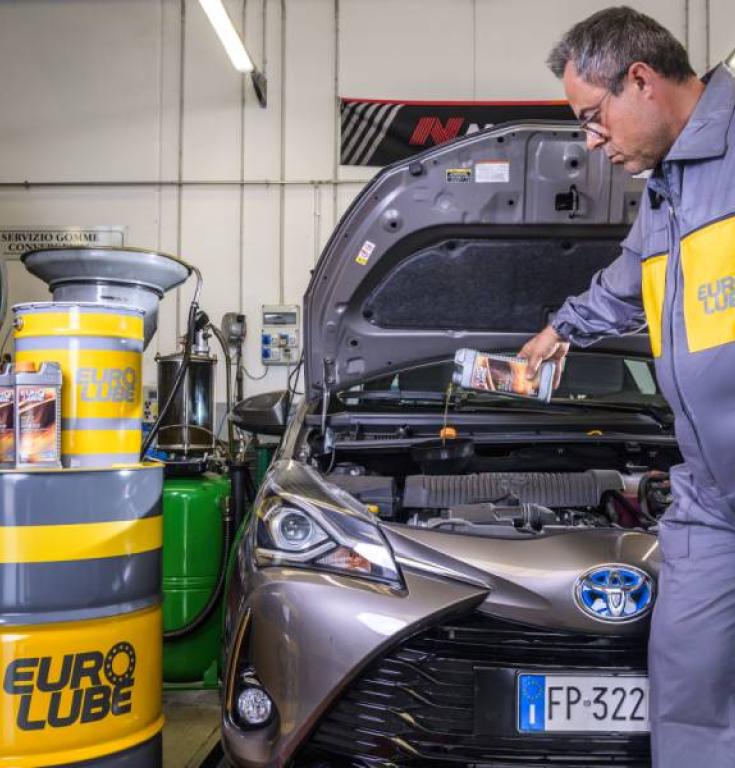 Dầu nhớt Châu Âu EuroLube mẫu 5